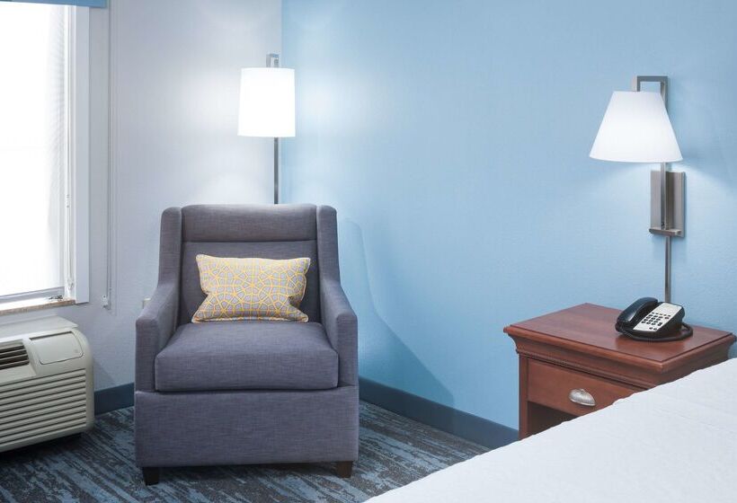 هتل Hampton Inn & Suites Jackson