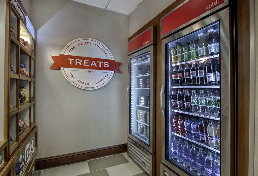 هتل Hampton Inn & Suites Jackson
