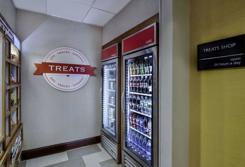 هتل Hampton Inn & Suites Jackson