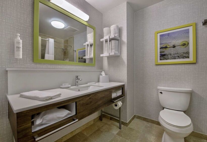 هتل Hampton Inn & Suites Jackson