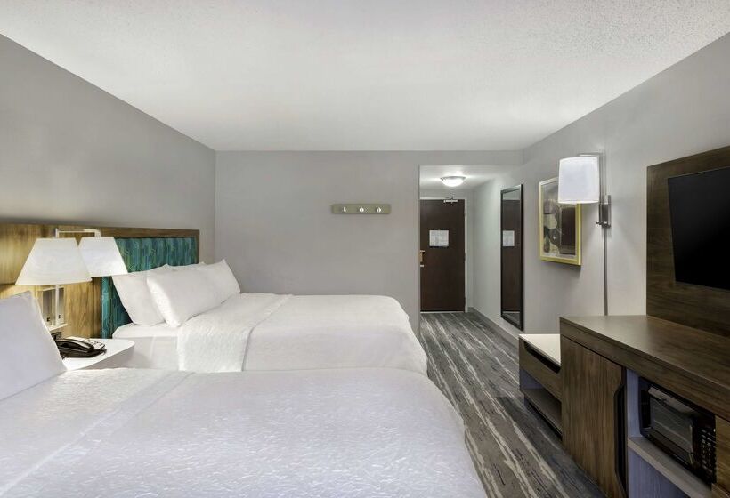هتل Hampton Inn & Suites Jackson