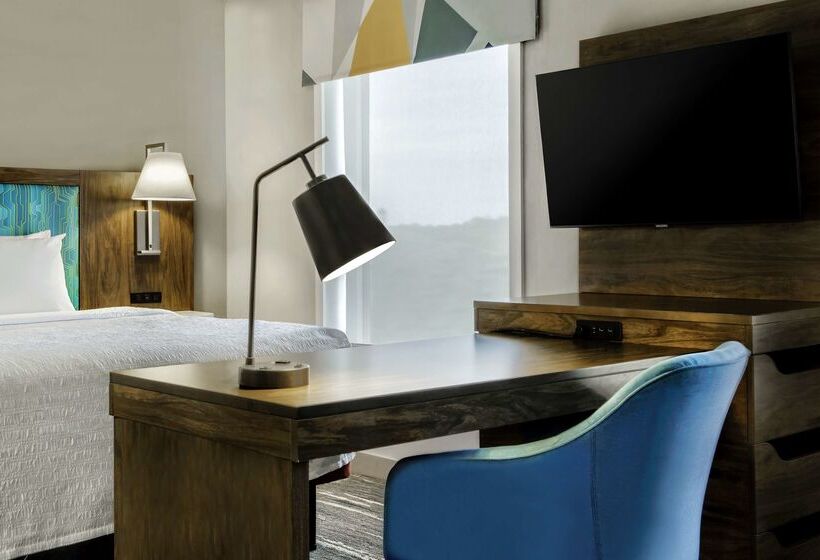 هتل Hampton Inn & Suites Jackson