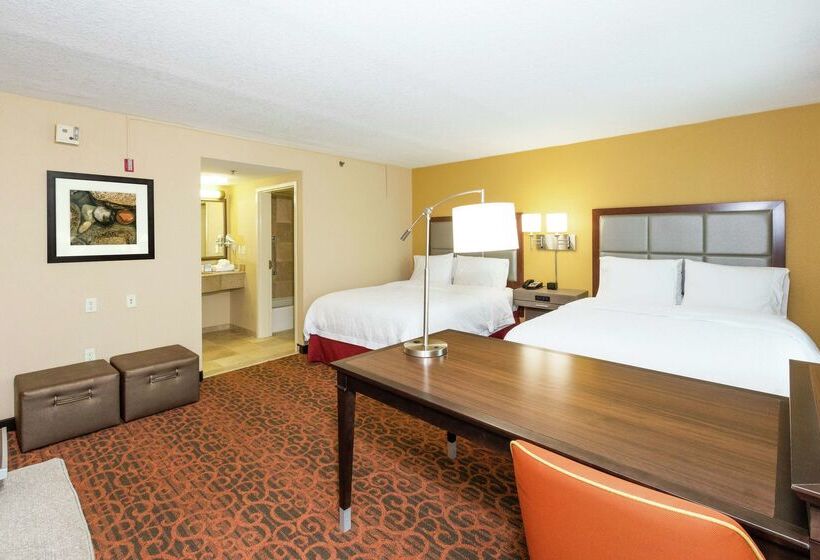 هتل Hampton Inn Suites Jacksonville Airport