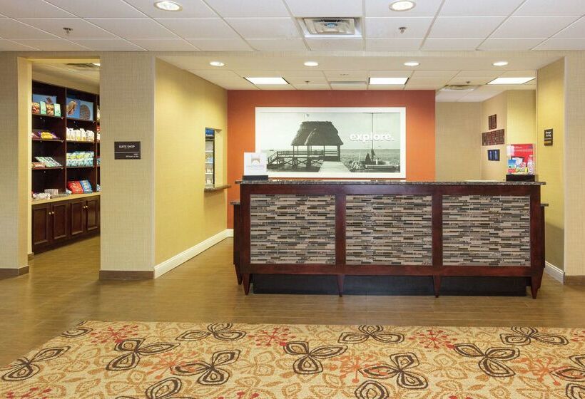 هتل Hampton Inn Suites Jacksonville Airport