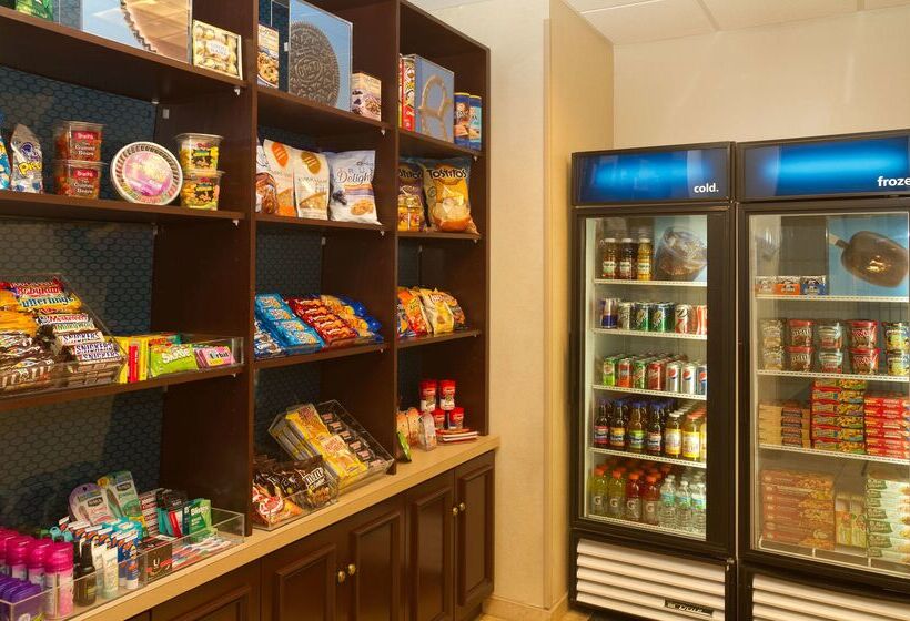 هتل Hampton Inn Suites Jacksonville Airport