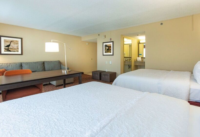 هتل Hampton Inn Suites Jacksonville Airport