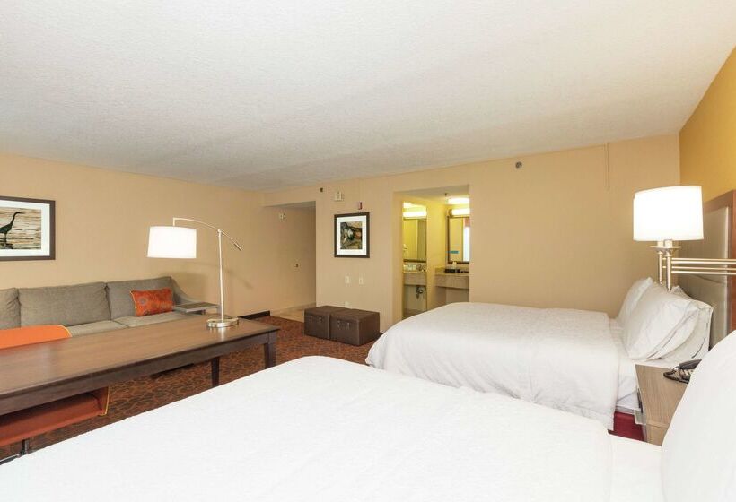 هتل Hampton Inn Suites Jacksonville Airport