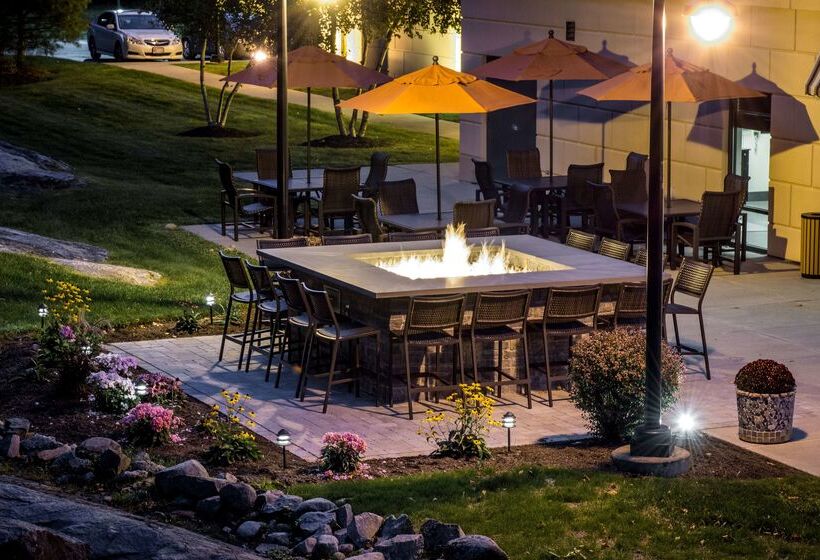 هتل Hampton Inn & Suites Lake George