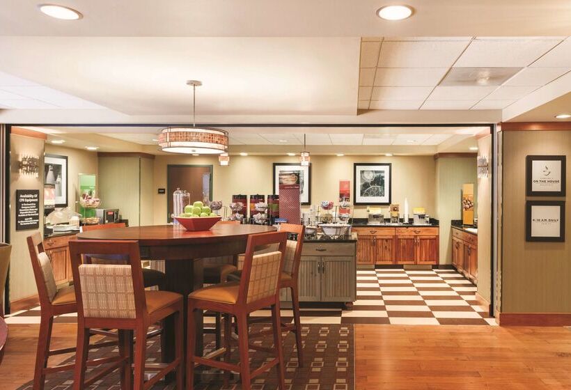هتل Hampton Inn & Suites Lake George