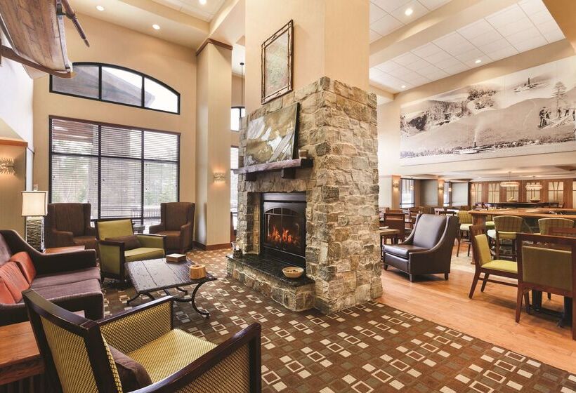 هتل Hampton Inn & Suites Lake George