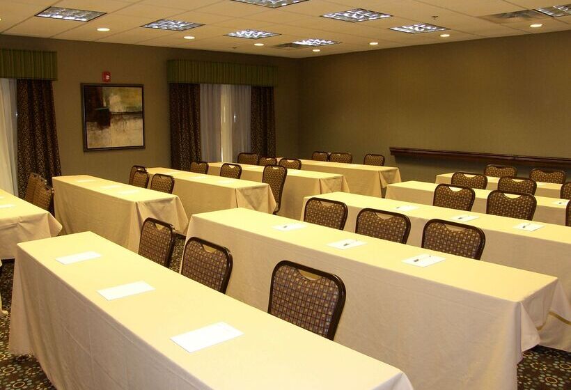 هتل Hampton Inn & Suites Lincoln   Northeast I 80