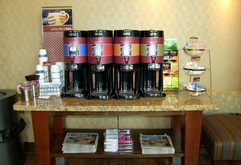 هتل Hampton Inn & Suites Lincoln   Northeast I 80