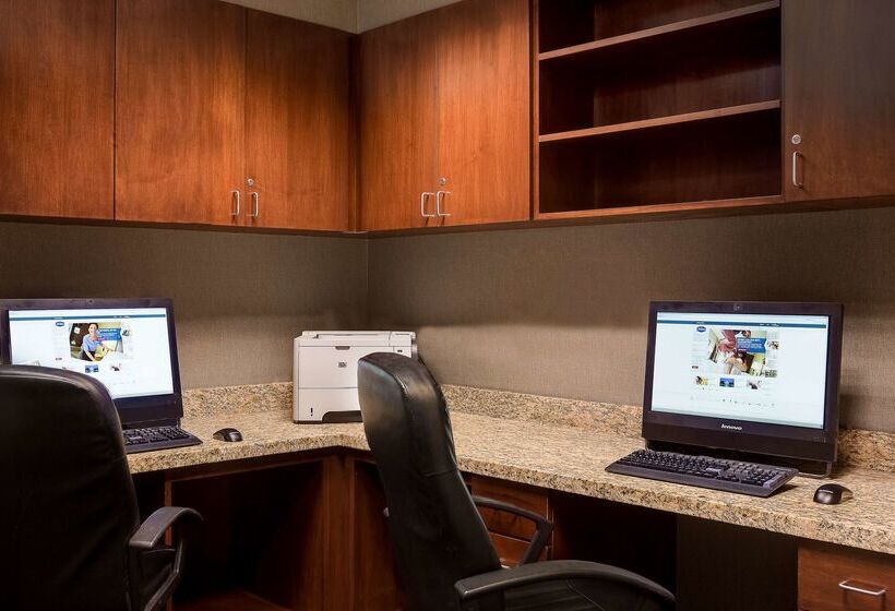 هتل Hampton Inn & Suites Lincoln   Northeast I 80
