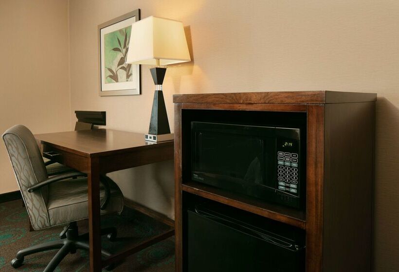 هتل Hampton Inn & Suites Lincoln   Northeast I 80