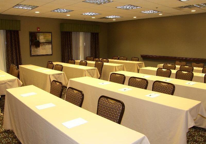 هتل Hampton Inn & Suites Lincoln   Northeast I 80