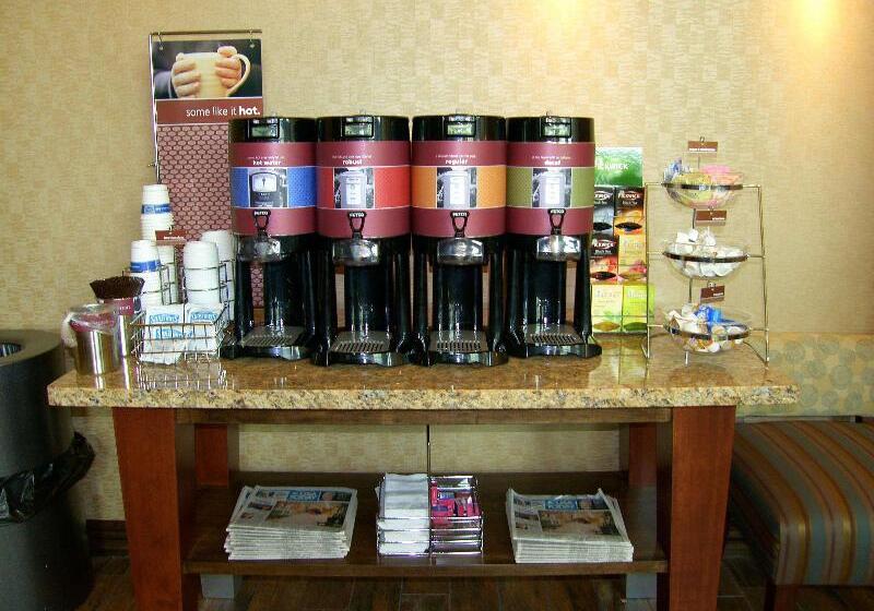 هتل Hampton Inn & Suites Lincoln   Northeast I 80