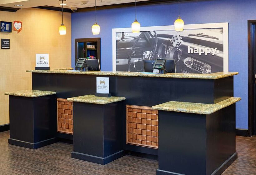 هتل Hampton Inn & Suites Longview North