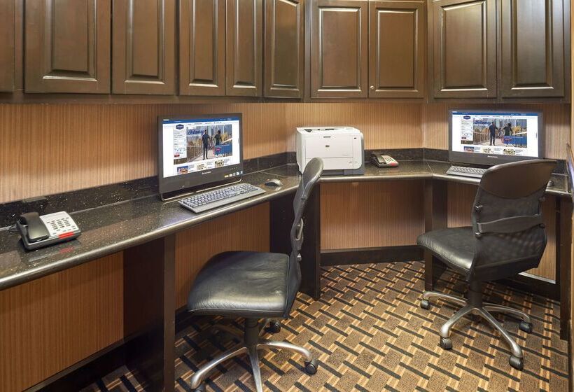 هتل Hampton Inn & Suites Longview North