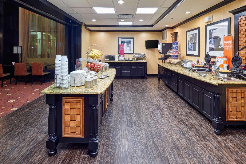هتل Hampton Inn & Suites Longview North