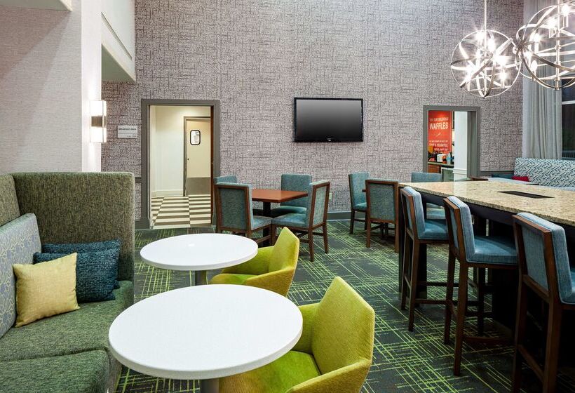 هتل Hampton Inn & Suites Mobile I 65@ Airport Blvd