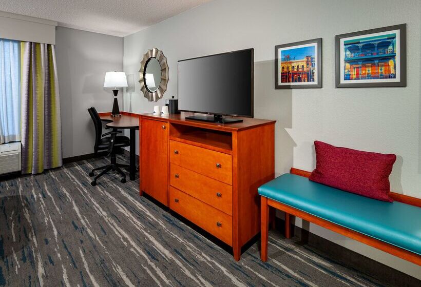 هتل Hampton Inn & Suites Mobile I 65@ Airport Blvd