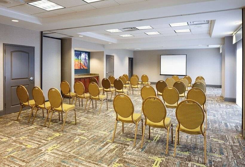 هتل Hampton Inn & Suites Mobile I 65@ Airport Blvd