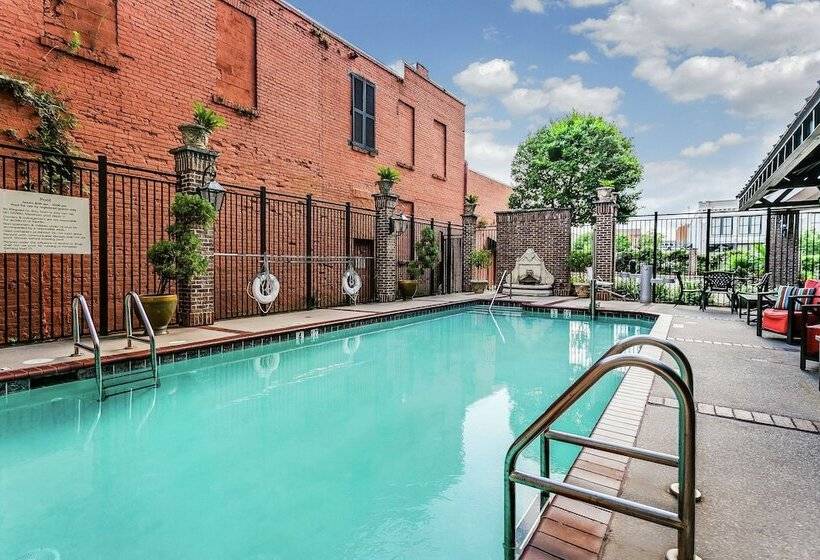 هتل Hampton Inn & Suites Mobile  Downtown Historic District