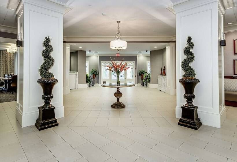 هتل Hampton Inn & Suites Mobile  Downtown Historic District