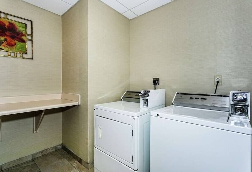 هتل Hampton Inn & Suites Mobile  Downtown Historic District