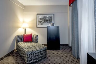 Отель Hampton Inn And Suites Montgomery Downtown