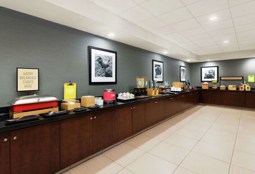 هتل Hampton Inn & Suites National Harbor   Alexandria Area