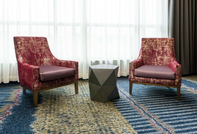 هتل Hampton Inn & Suites National Harbor   Alexandria Area