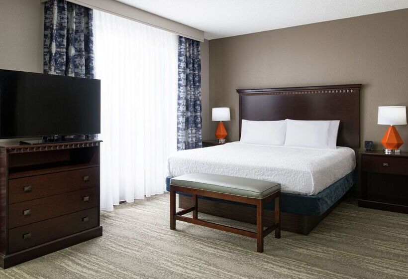 هتل Hampton Inn & Suites National Harbor   Alexandria Area