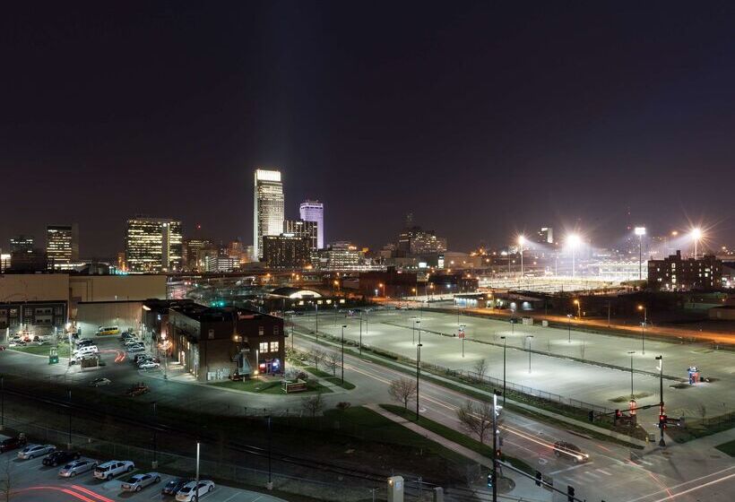 هتل Hampton Inn & Suites Omaha Downtown