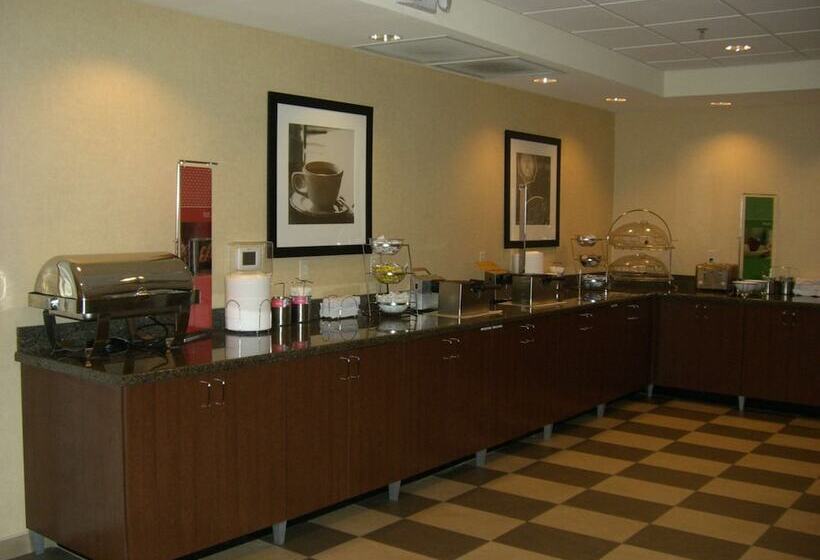 هتل Hampton Inn & Suites Pueblo/north