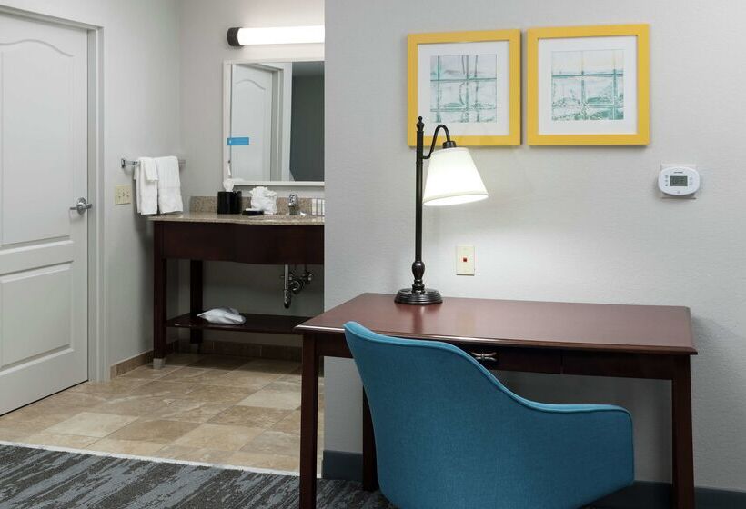 هتل Hampton Inn & Suites Rochester North