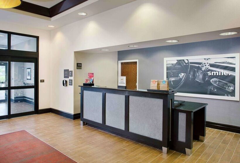 فندق Hampton Inn Garden City Long Island