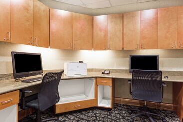 هتل Hampton Inn Petersburg Southpark Mall