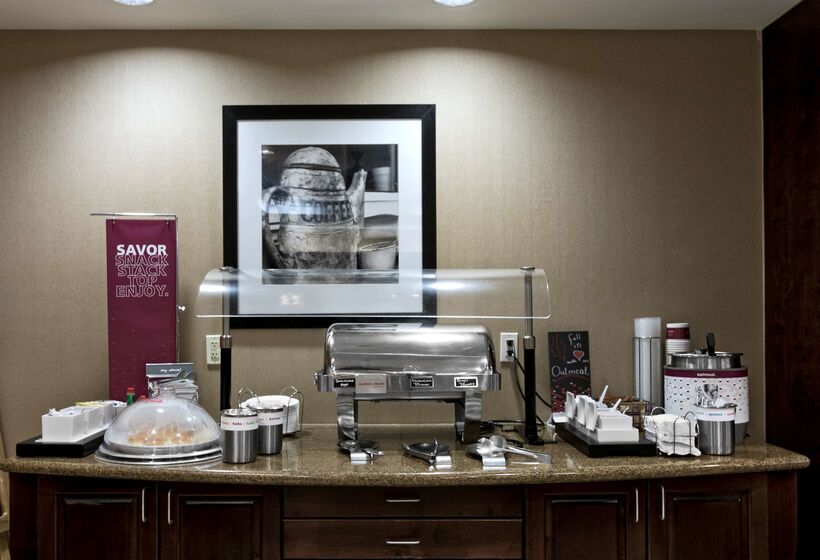 هتل Hampton Inn Statesville