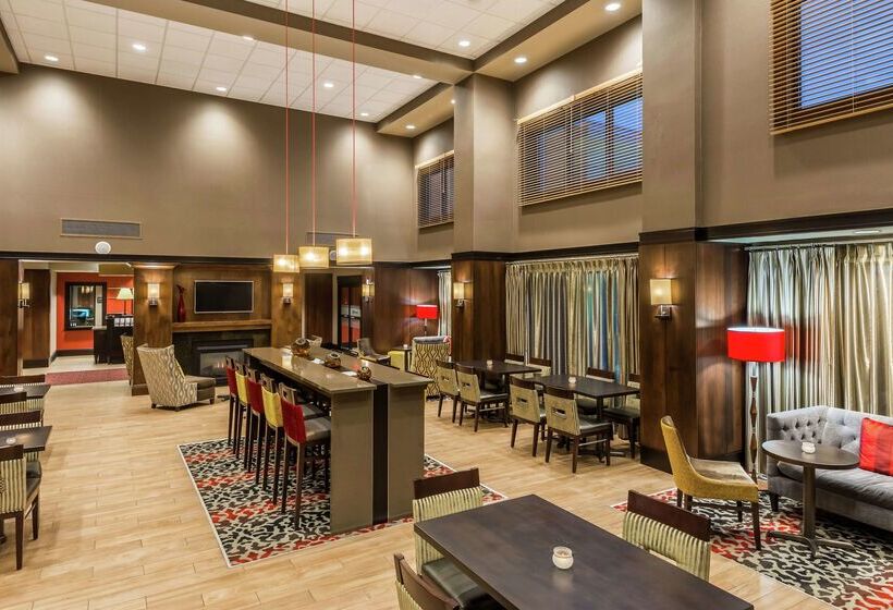 هتل Hampton Inn & Suites Columbus Polaris