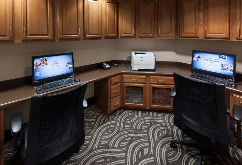 هتل Hampton Inn & Suites Davenport