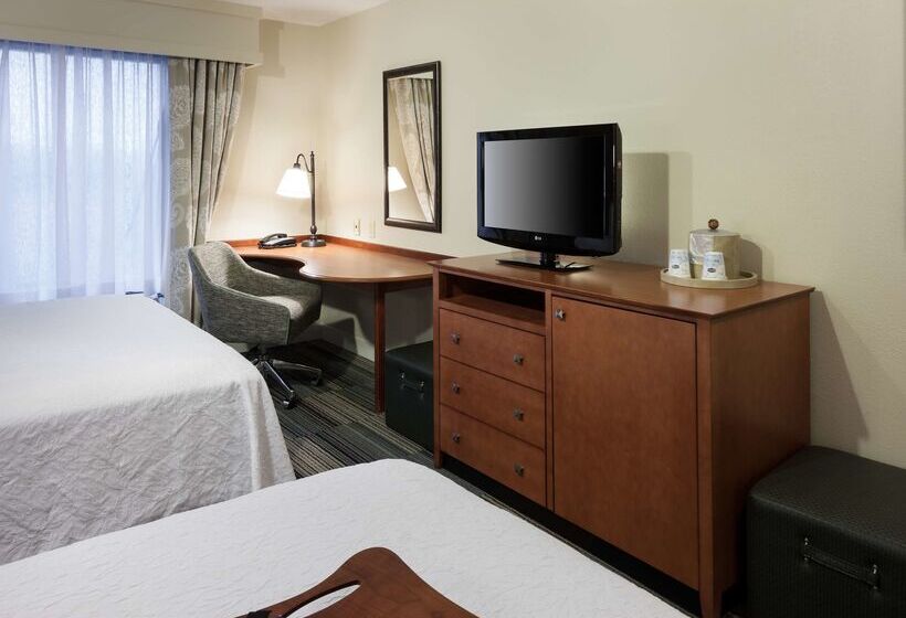 هتل Hampton Inn & Suites Davenport
