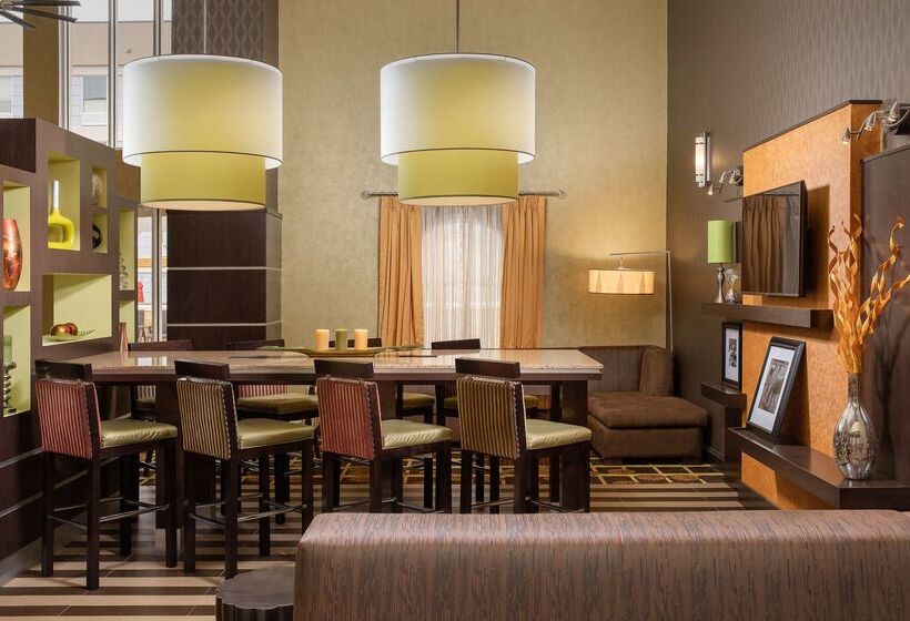هتل Hampton Inn & Suites Lake City