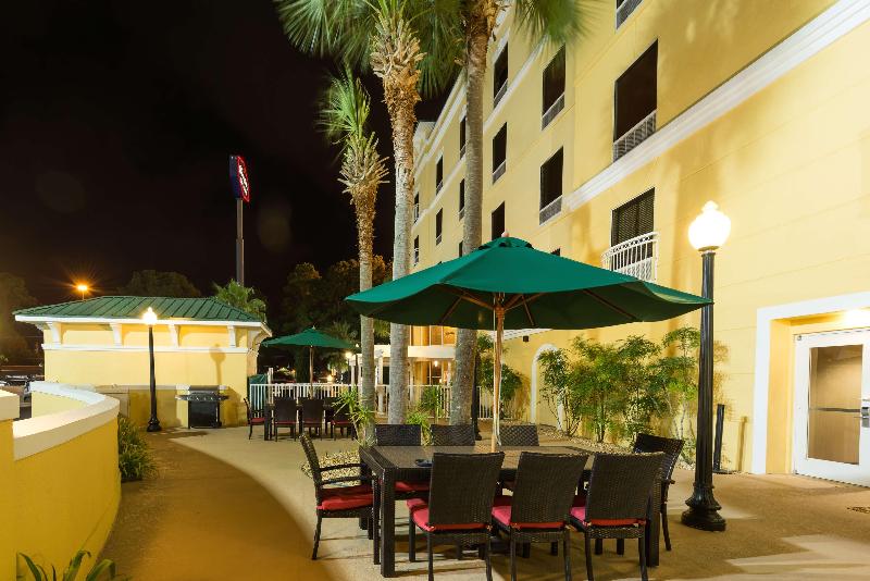 هتل Hampton Inn & Suites Lake City