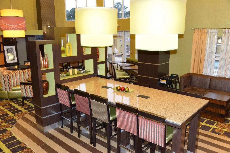 هتل Hampton Inn & Suites Lake City