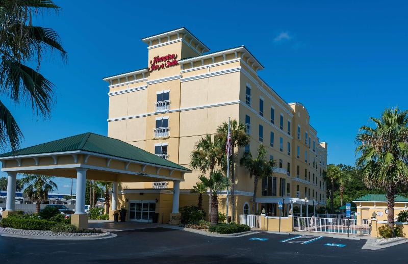 هتل Hampton Inn & Suites Lake City
