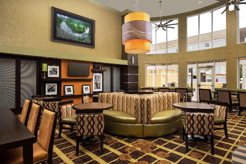 هتل Hampton Inn & Suites Lake City