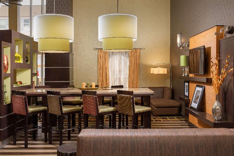 هتل Hampton Inn & Suites Lake City