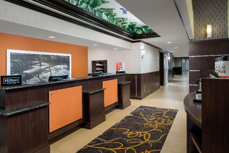 هتل Hampton Inn & Suites Lake City