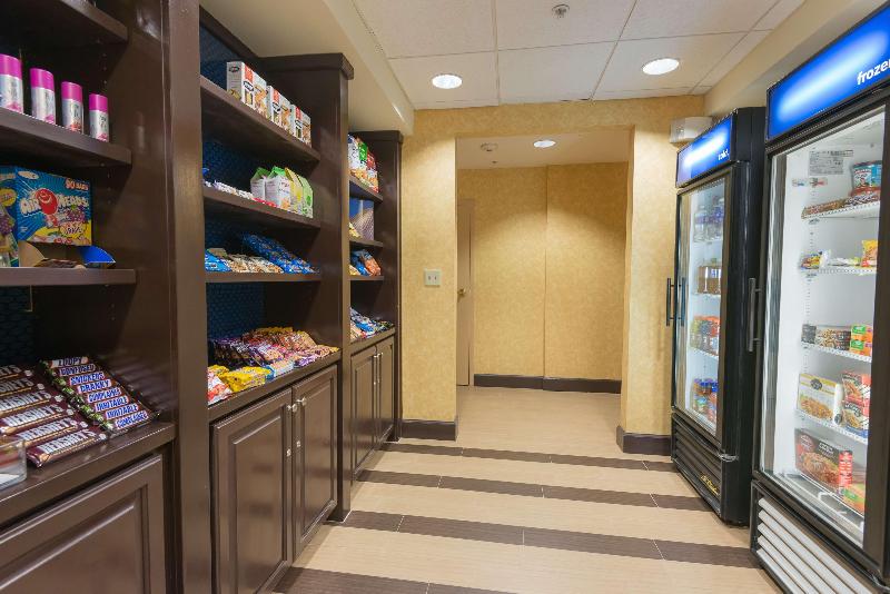 هتل Hampton Inn & Suites Lake City
